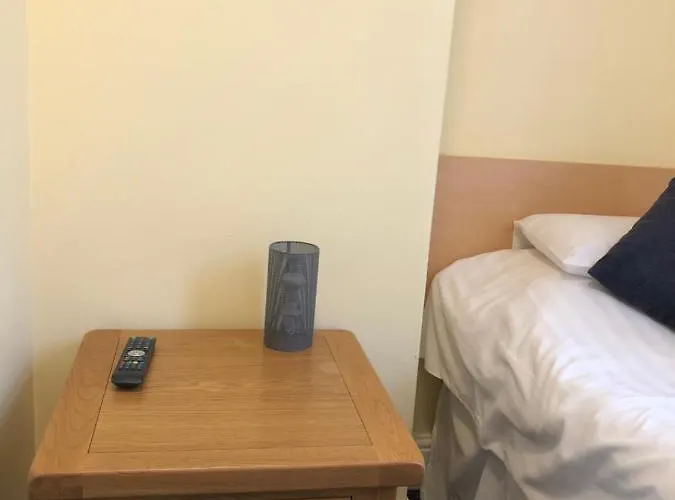 The Side בית הארחה