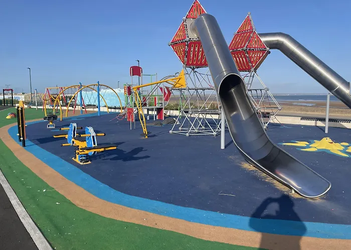 The Side בית הארחה